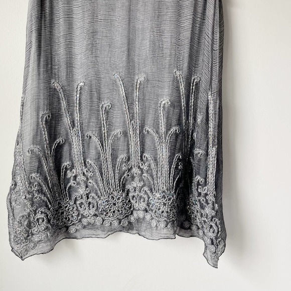 Soft Surroundings Women's Gray Silk Embroidery Tunic Tank Size Medium - Picture 2 of 4